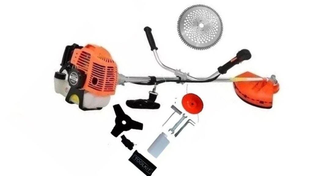 Roçadeira a gasolina Knakasaki 63cc com motor de alta potência e kit de lâminas, ideal para quem busca desempenho máximo e força em qual a melhor roçadeira a gasolina para serviços pesados.